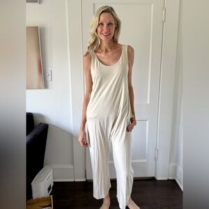 Loose Cream Sleeveless Jumpsuit
